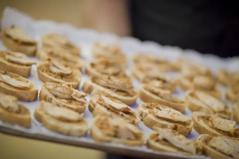 aperitivos de barbacoa al aire libre 4 768x512