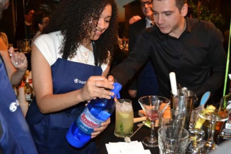 Taller de cocteleria para team building 1 768x512