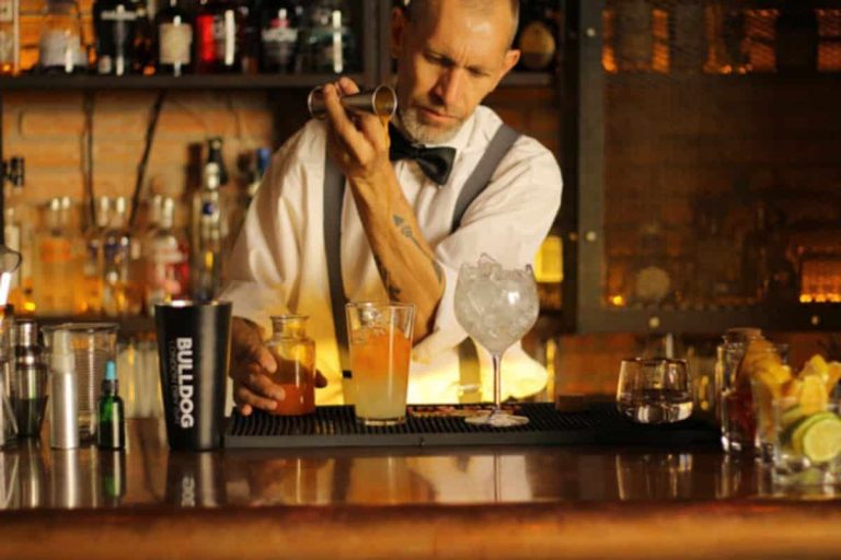 Taller de cocteleria para team building 5 768x512