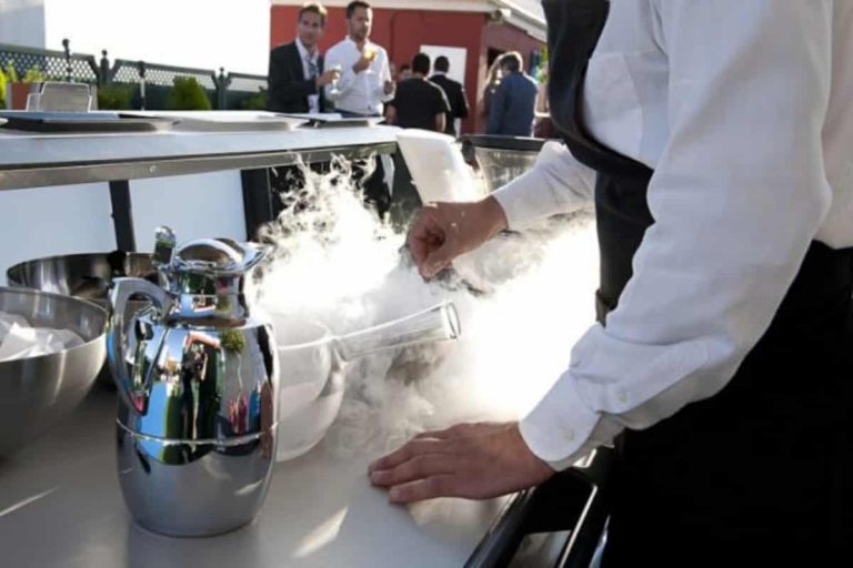 Taller de cocteleria para team building 7 768x512