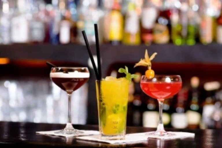 Taller de cocteleria para team building 8 768x512